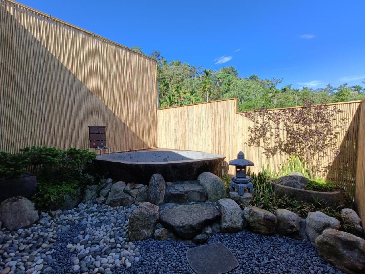 Roaming Cloud Sun Moon Lake B&B 유치 외부 사진